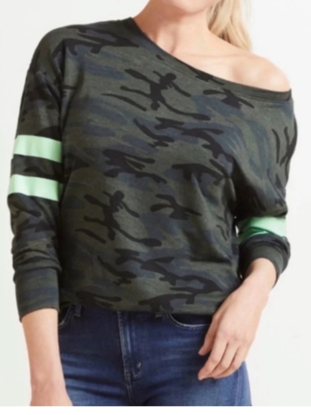 Sundry Evere Sweatshirt Pullover Sz 2 (Medium) Camouflage Off Shoulder Green
